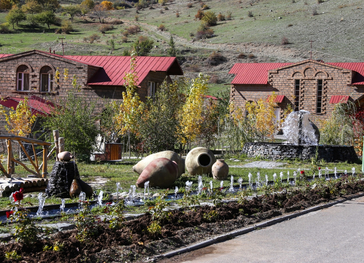 Lucytour Resort